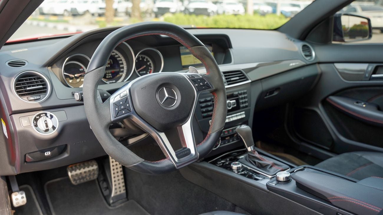 مرسيدس بنز C 63 كوبيه مرسيدس سى 63 بلاك اديشن 2013