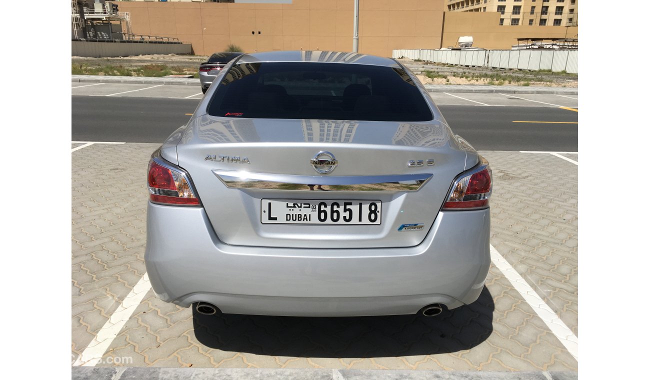 Nissan Altima S