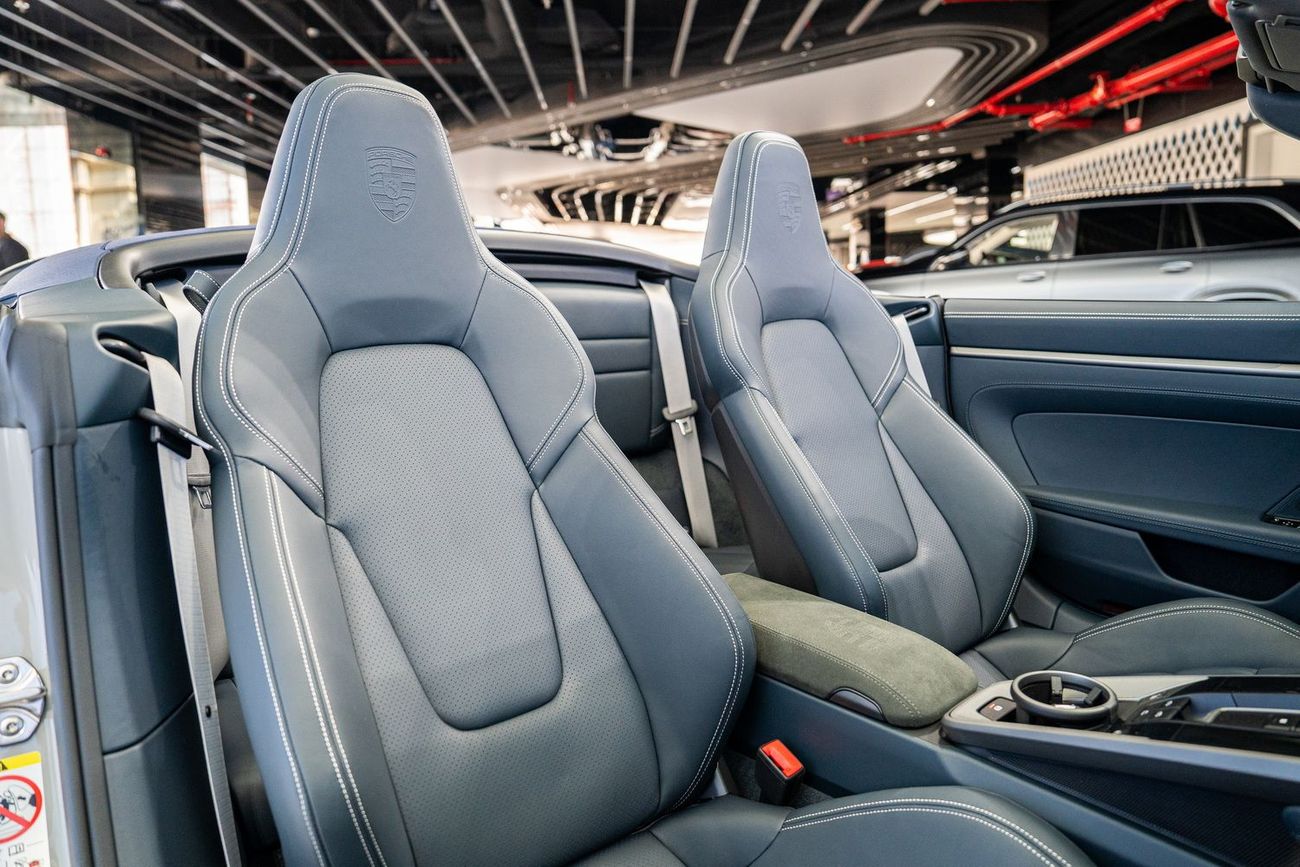 Porsche 911 Carrera 4 3.0L (444 HP) Convertible