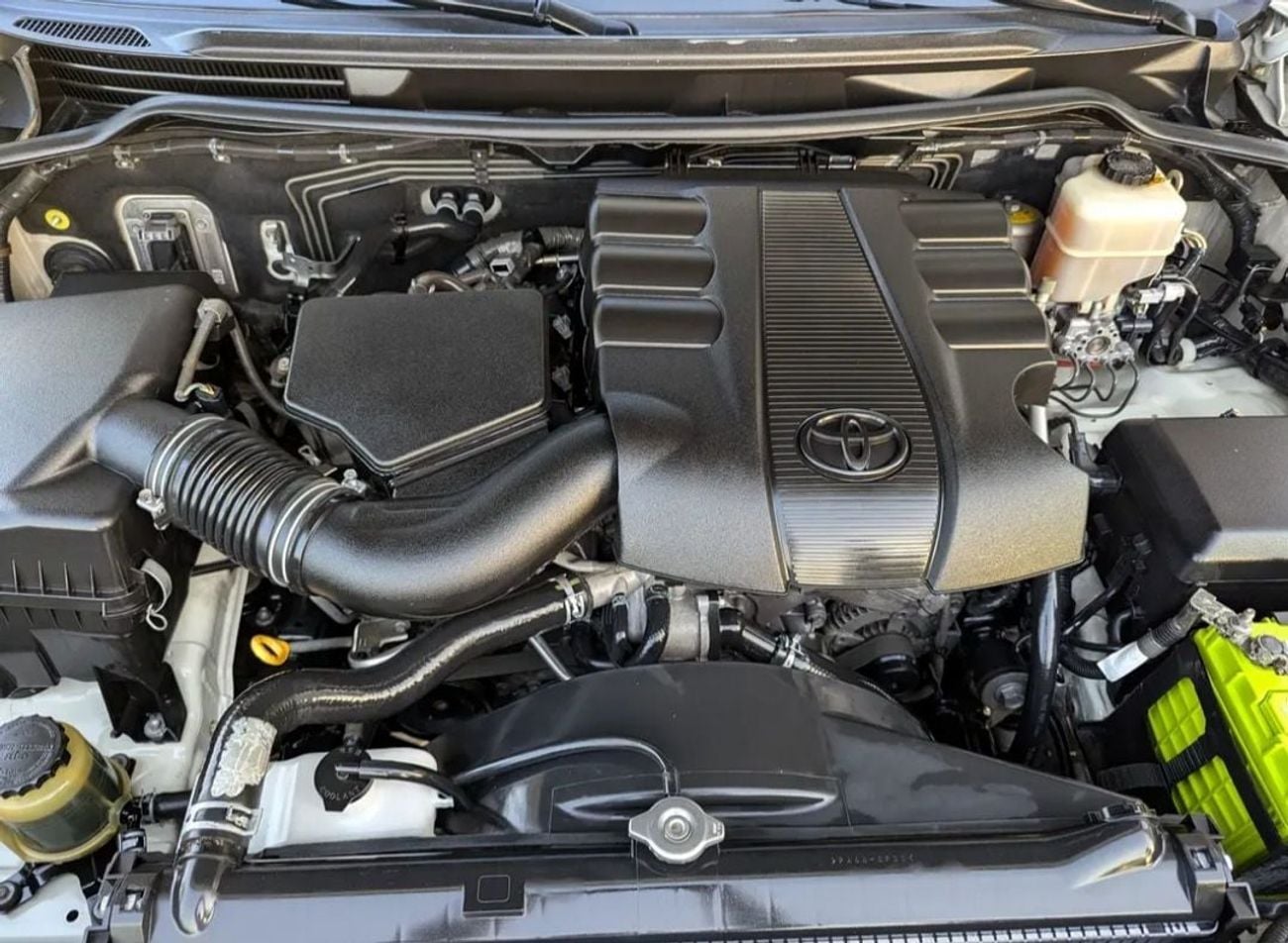 تويوتا لاند كروزر Toyota landcruise 2015Model GXR Top Full option Facelifted 2026 4.0L v6 petrol Engine Colour White p