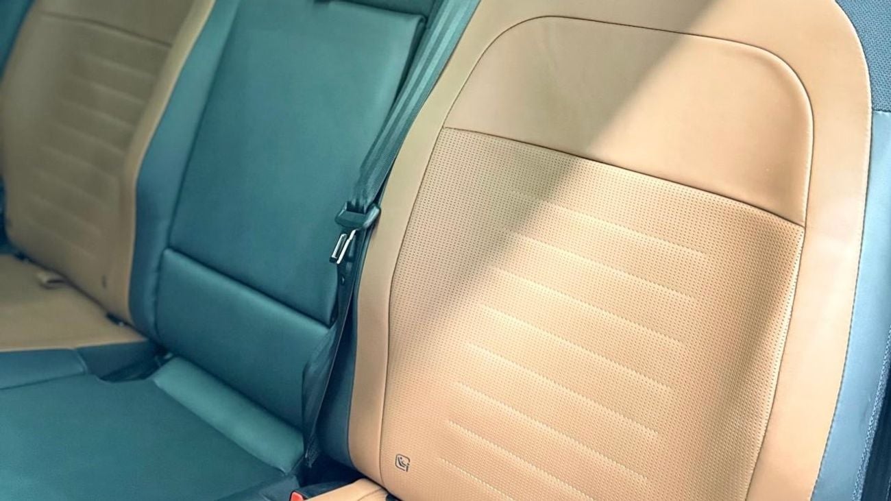 لاند روفر ديفندر 110 P635 OCTA V8