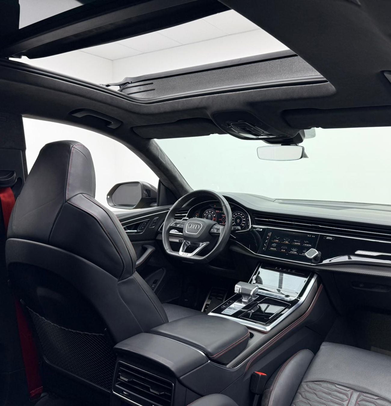 أودي RSQ8 2020 Audi RSQ8 4.0TFSI Quattro, Warranty, Carbon Fiber Package, Excellent Condition, GCC