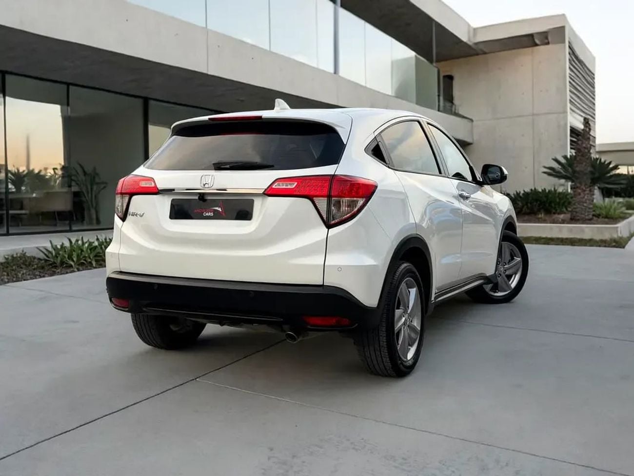 هوندا HRV TURBO AED 640 P.M | 0% DOWN PAYMENT | HONDA HR-V | 1.8L I4 | 2020 | GCC SPECS