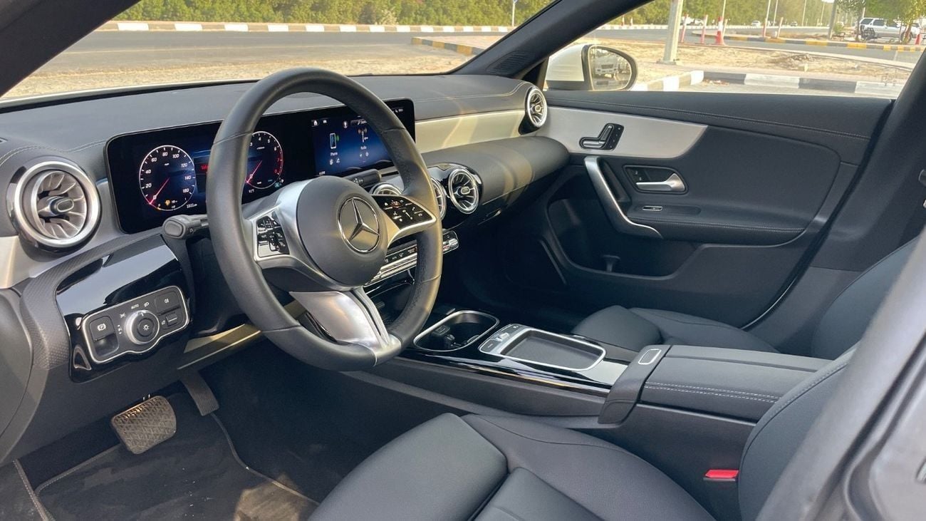 Mercedes Benz CLA250 Premium + 2.0L Accident Free
