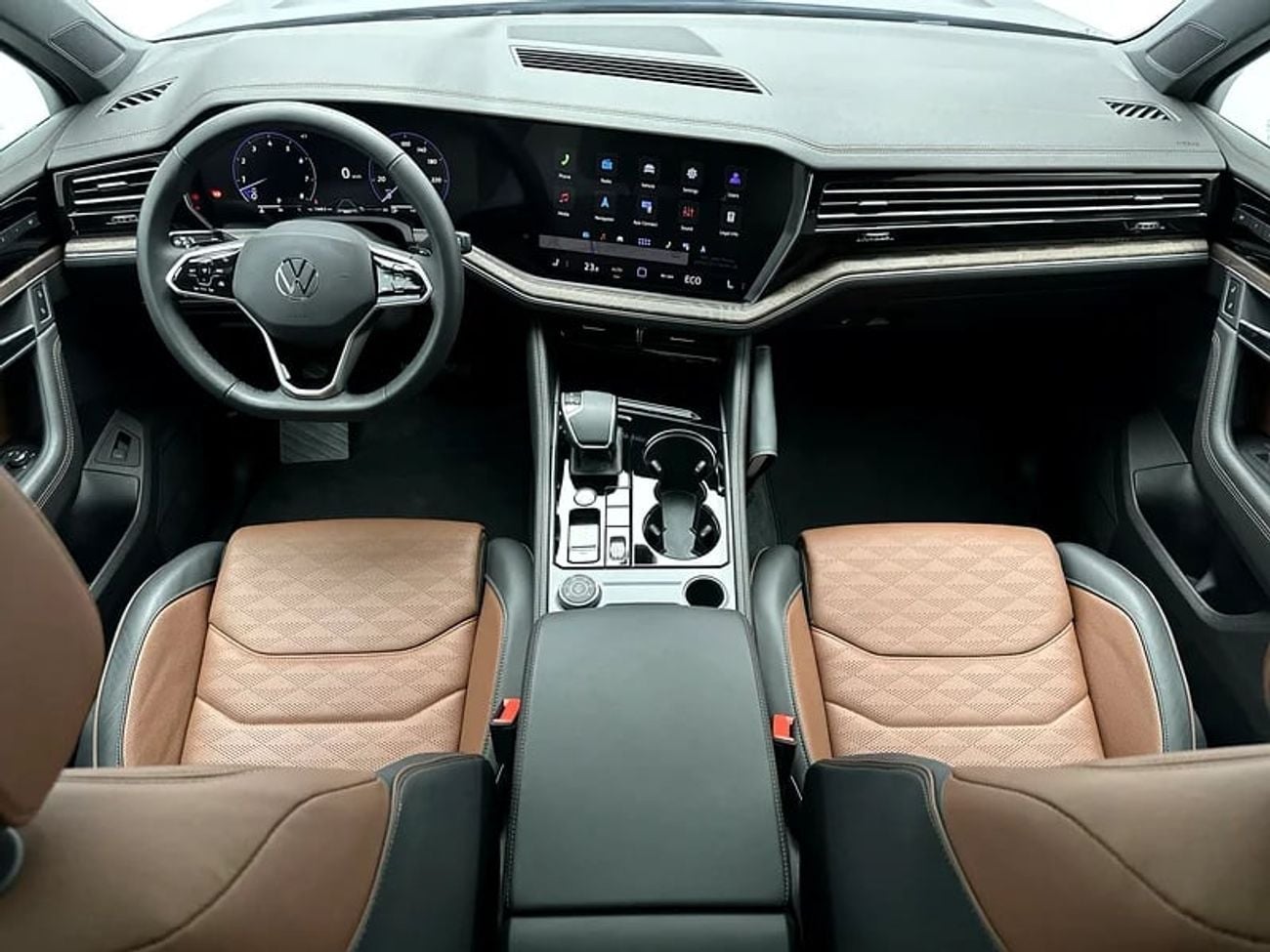 فولكس واجن طوارق Elegance 2 3.0L Elegance + (REF#21179) / WAS 229,900 AED - NOW 199,900 AED