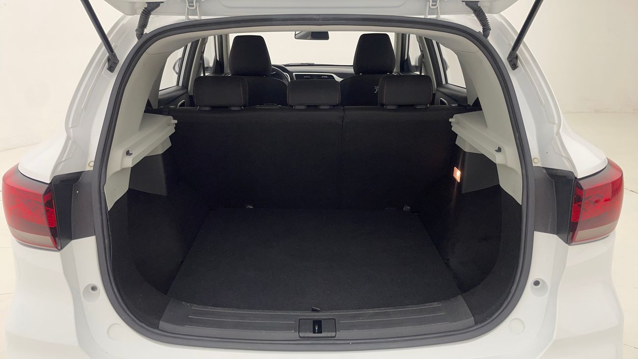 أم جي ZS STD 1.5 | بدون دفعة مقدمة | اختبار القيادة في المنزل