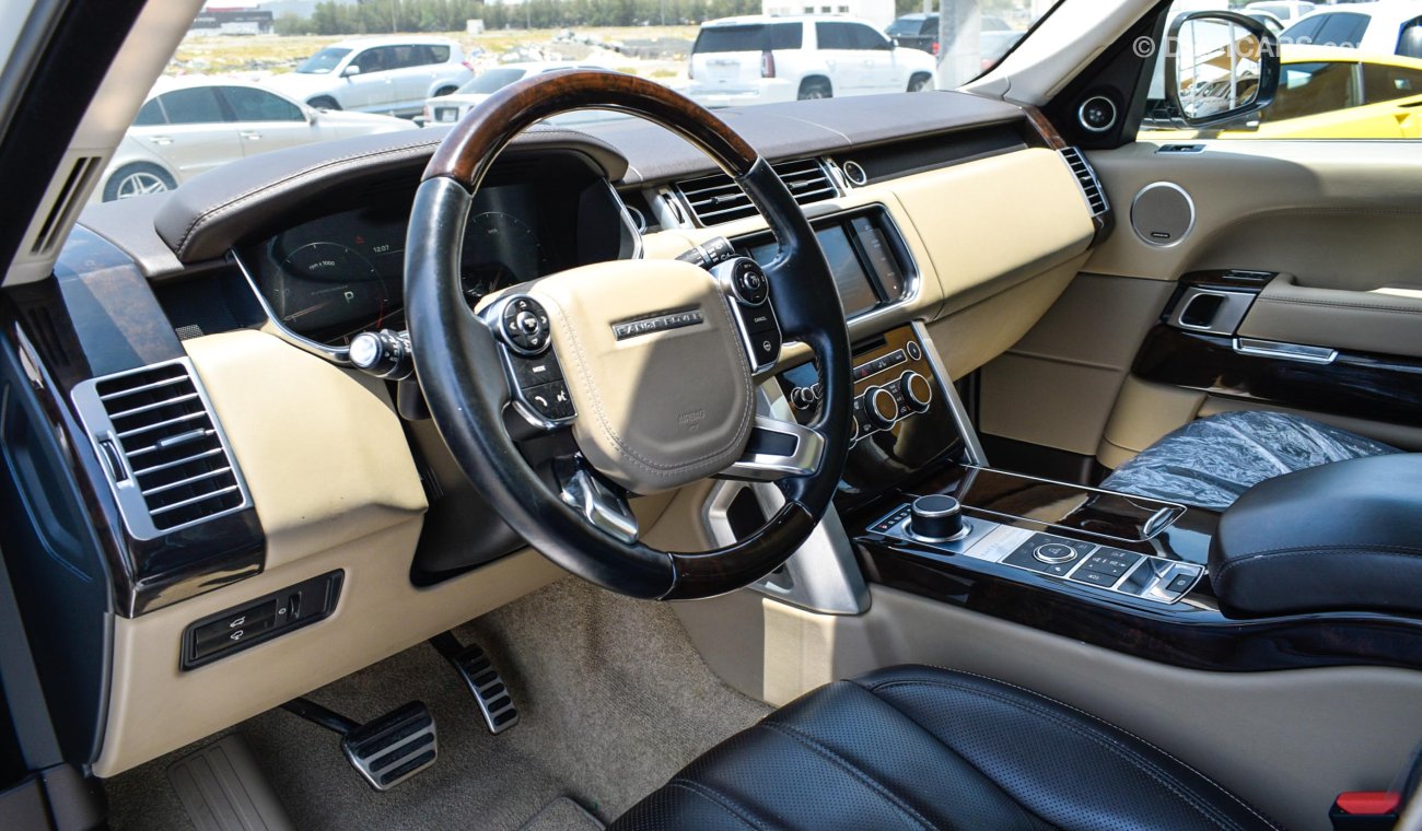 Land Rover Range Rover Vogue SE Supercharged 2015 خليجي فل أوبشن بدون حوادث