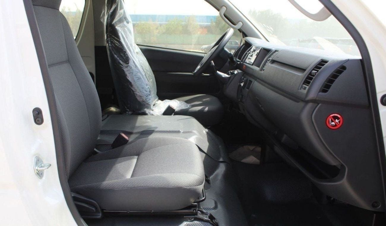 Toyota Hiace DLS - STD ROOF Toyota Hiace 2.5L High Roof Diesel old ship 2024