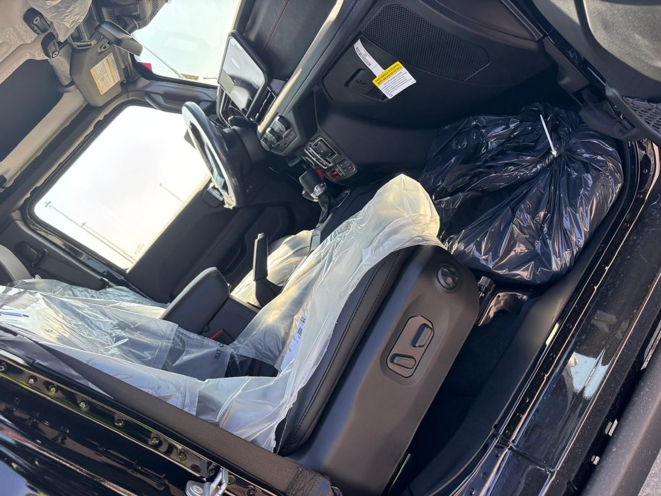 جيب رانجلر 2.0L RUBICON AUTOMATIC TRANSMISSION ( FOR RE- EXPORT ONLY )