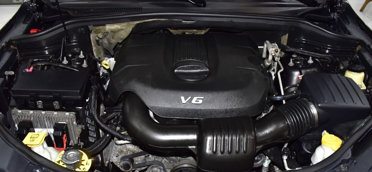 جيب جراند شيروكي LIMITED EXCELLENT DEAL for our Jeep Grand Cherokee Limited 4x4 ( 2015 Model ) in Grey Color GCC Specs