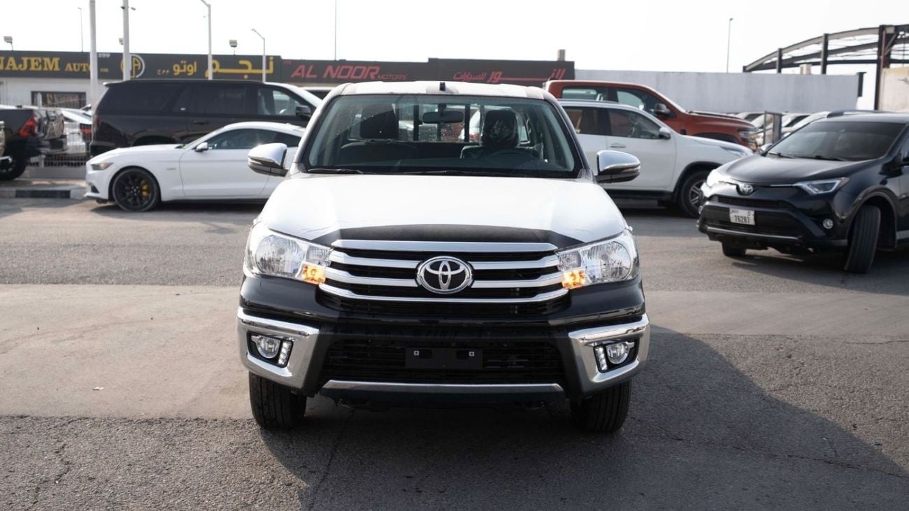 تويوتا هيلوكس GLX 2.7L Double Cab Utility RWD A/T