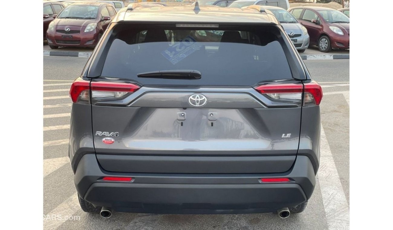 Toyota RAV4 2019 Toyota Rav4 LE With Rims MidOption / EXPORT ONLY / فقط للتصدير