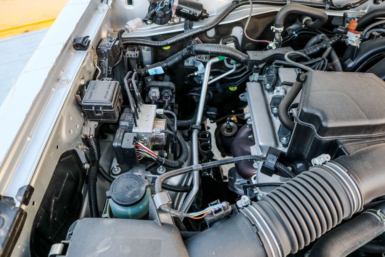 تويوتا لاند كروزر بيك آب Std 4.0L Single Cab Utility 4WD