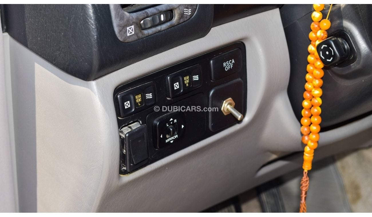 Toyota Land Cruiser VXR V8