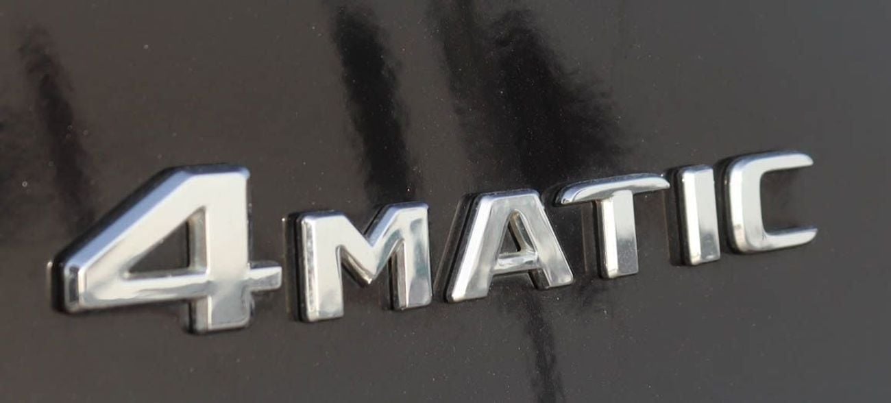 مرسيدس بنز GLC 250 Mercedes GLC 250/4MATIC 2018, GCC original paint accident-free, in excellent condition 2300