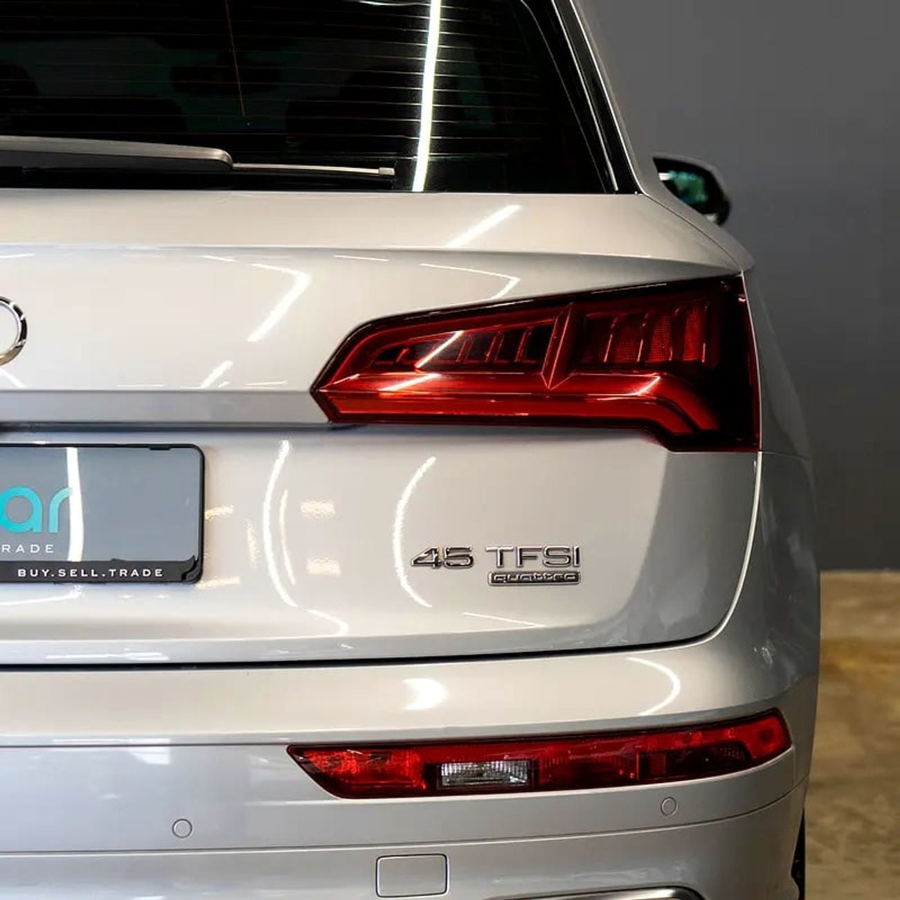 أودي Q5 45 TFSI Quattro S Line 2.0L (252 HP) 1,915 pm • 0% Downpayment • 45TFSI S-Line • 1 Year Warranty