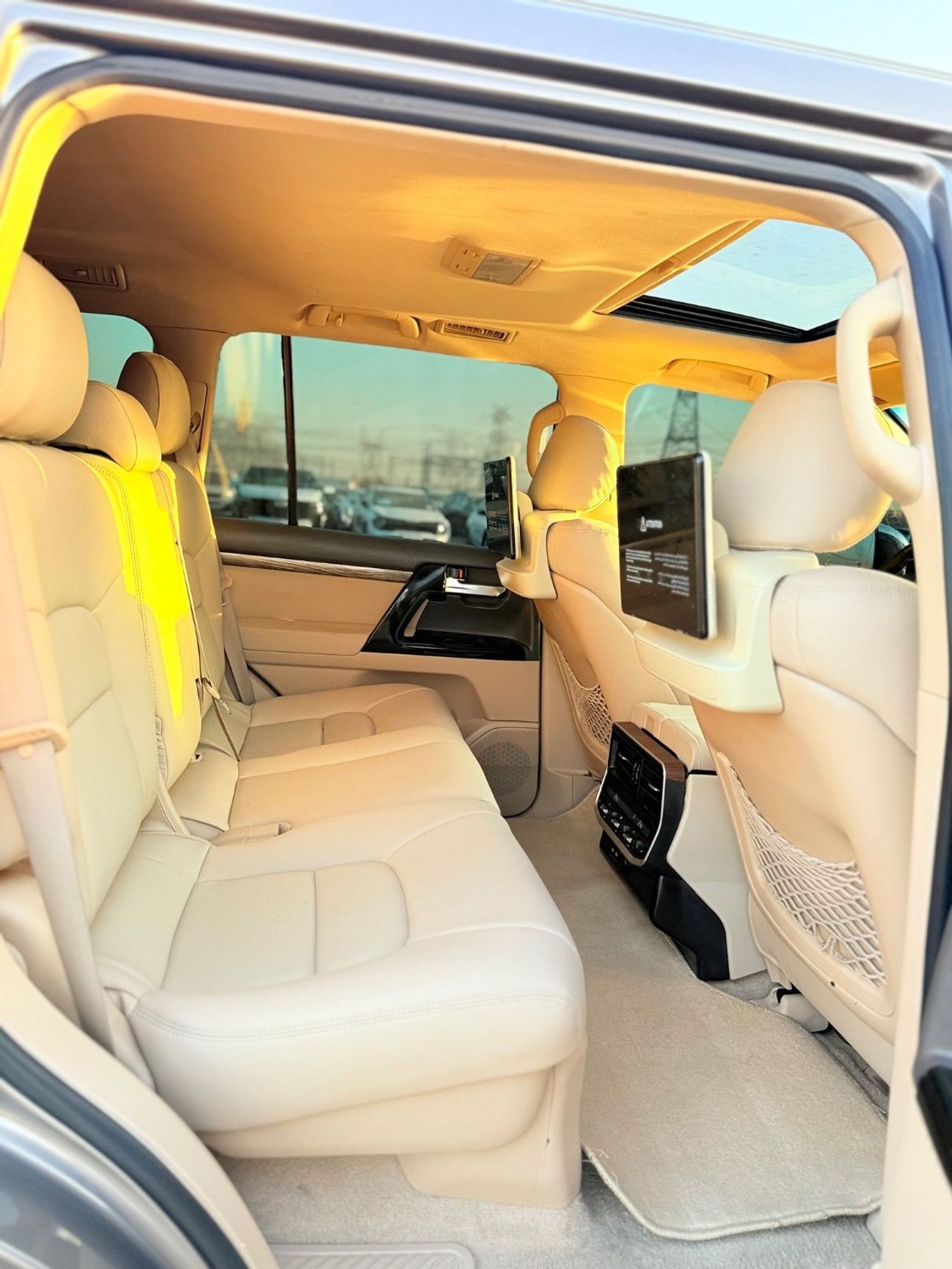 Toyota Land Cruiser GXR+ 4.0L Toyota landcuriser  Years 2019 GXR V6  4.0L facelifted interior and exterior 2025 Years fu