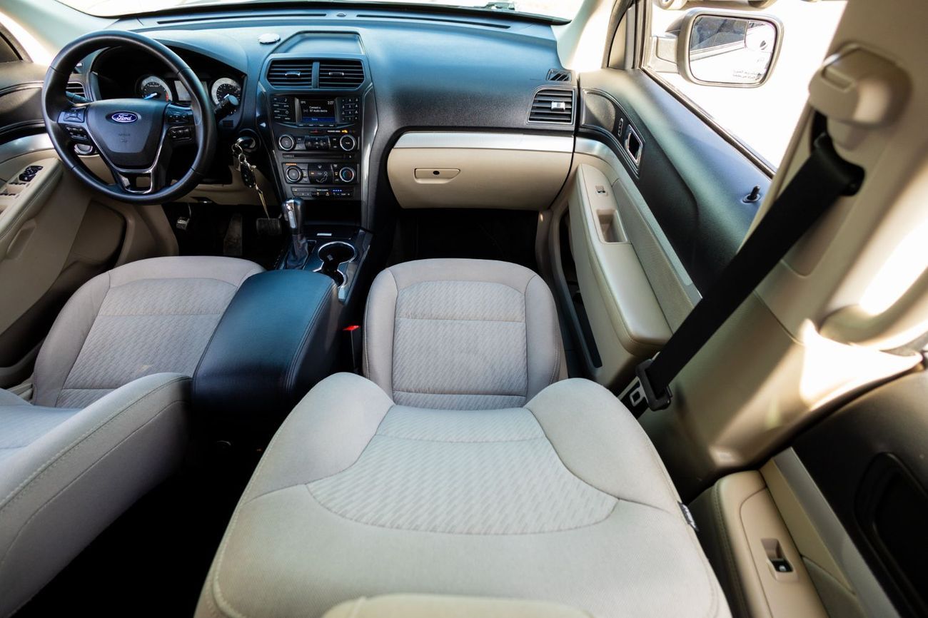 Ford Explorer Std 3.5L 4WD