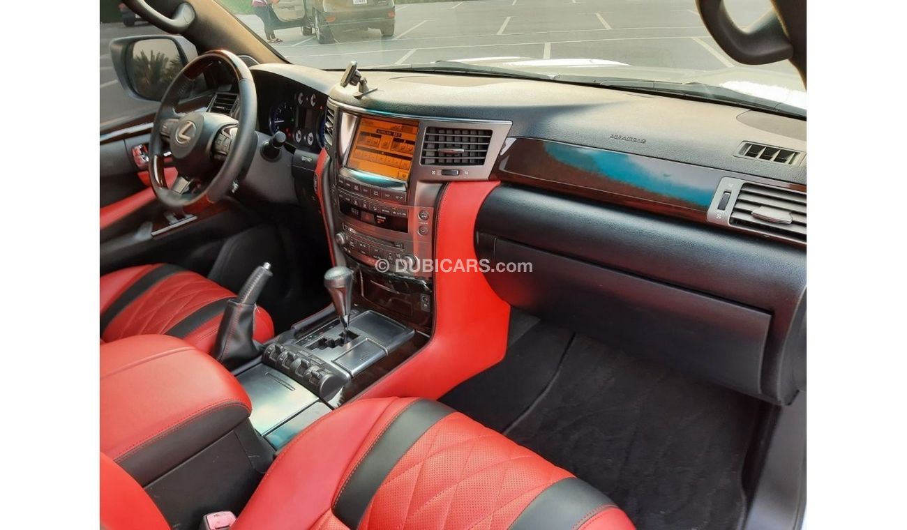 Lexus LX 570 facelifted