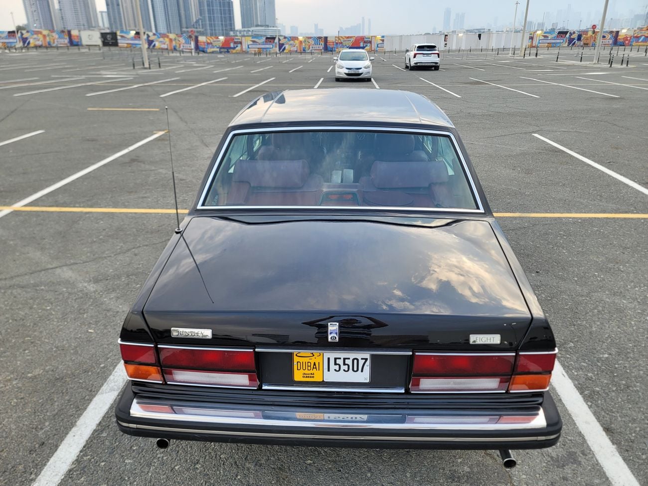 بنتلي إيت 4 door