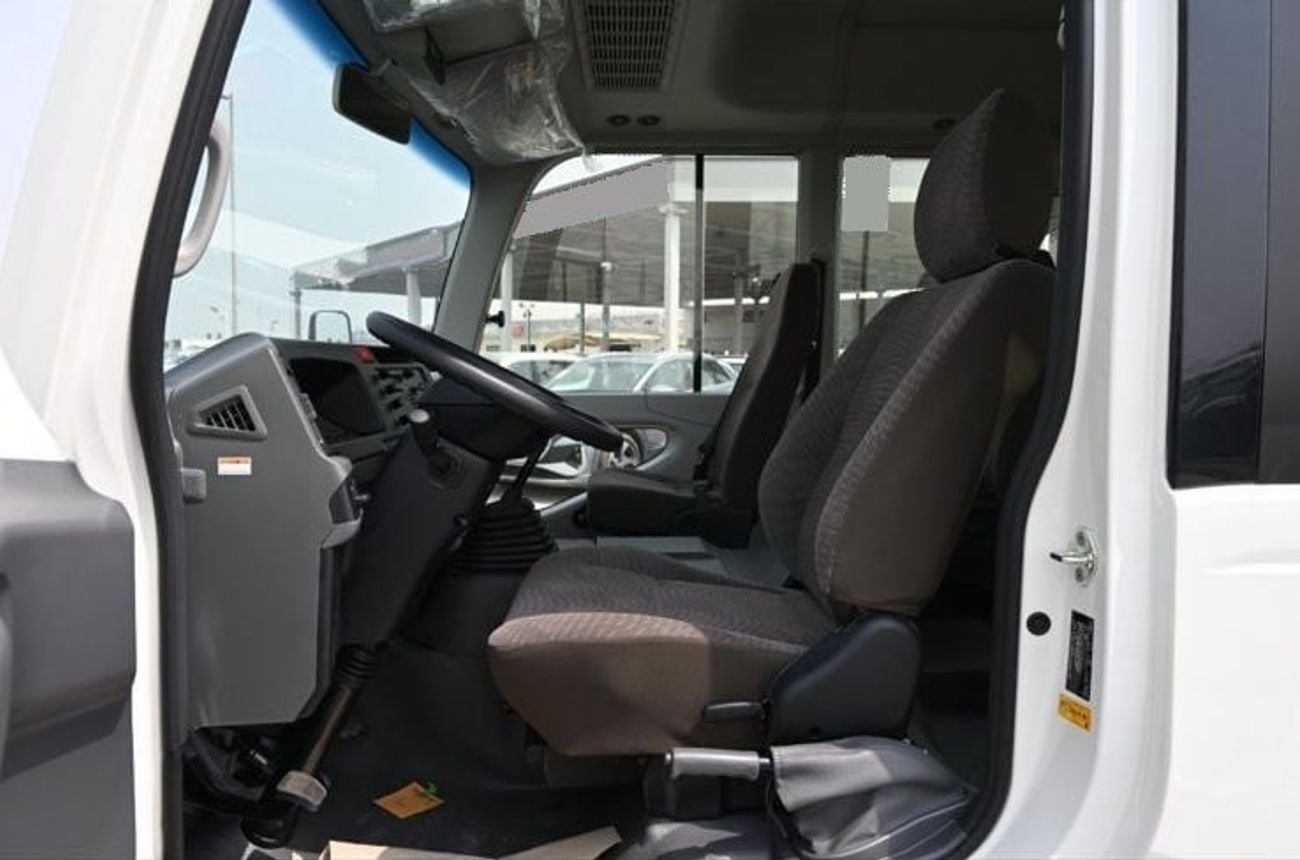 تويوتا كوستر 2.7L (23-Seater) Manual, Automatic Door, Model 2025 For Export
