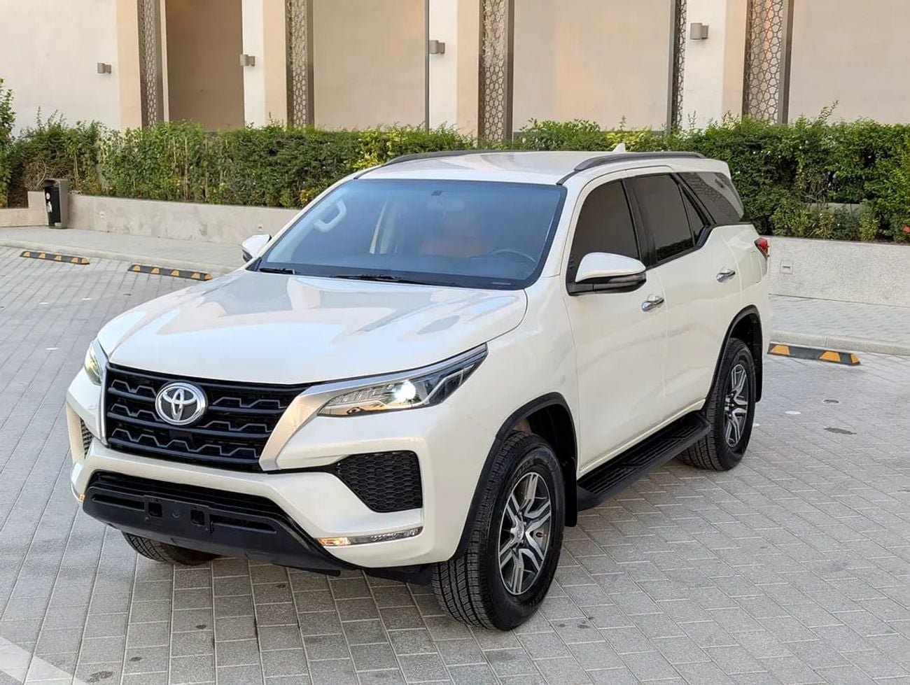 تويوتا فورتونر Pristine EXR V4 2.7L | GCC Specs | Low Mileage