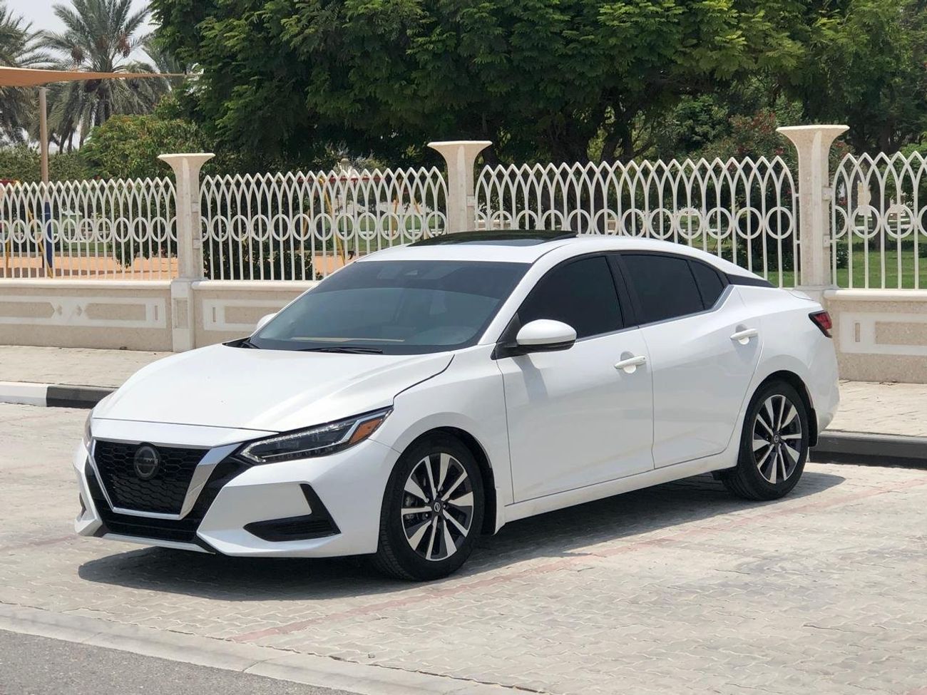 Nissan Sentra SL Nissan Sentra SV 2020-USA top of range ‎نيسان سينترا sv 2020 وارد أعلى مواصفات  2.0L V4