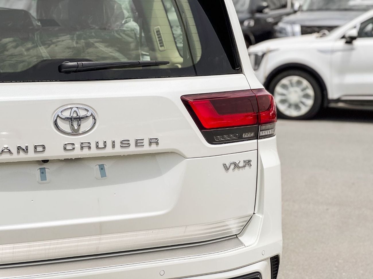 Toyota Land Cruiser EXPORT ONLY - Toyota LC300 VXR 4.0L (GCC Specification)