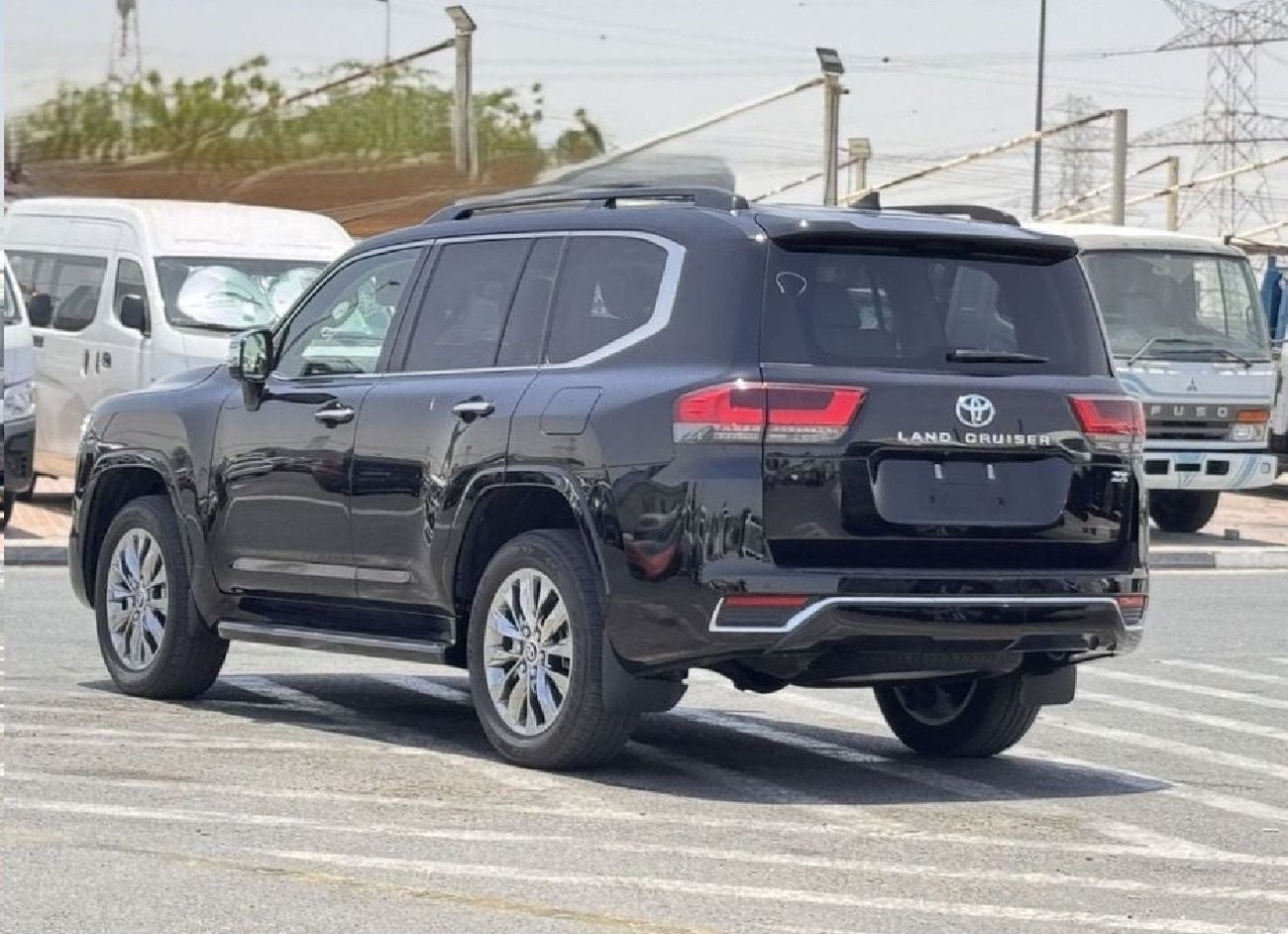 تويوتا لاند كروزر 2023 LC300 ZX Diesel Engine RHD 3.3L Twin Turbo Full Option