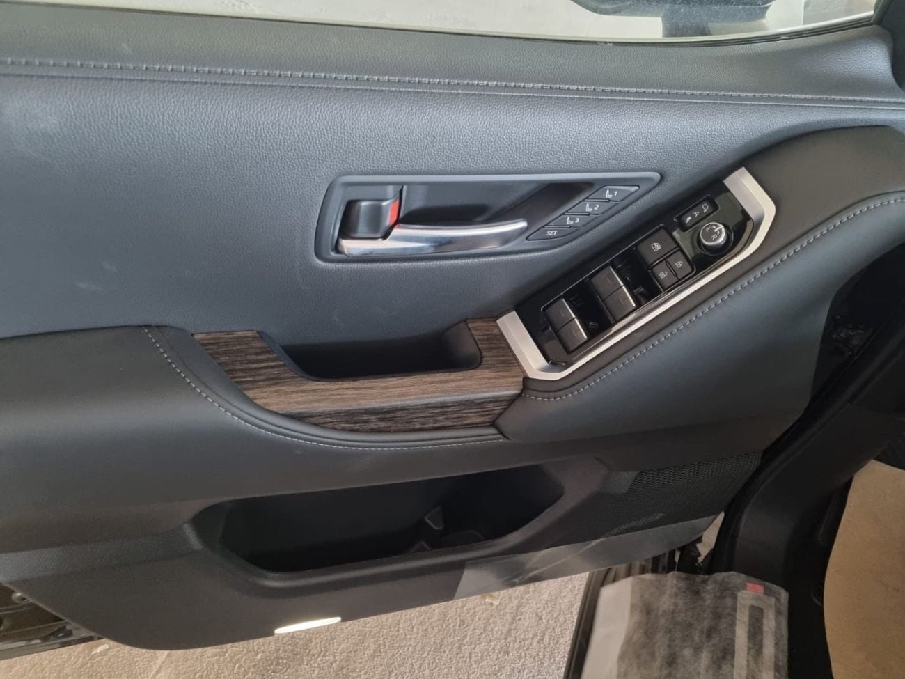 تويوتا لاند كروزر 3.3TT | DIESEL | V6 | VXR-Z |