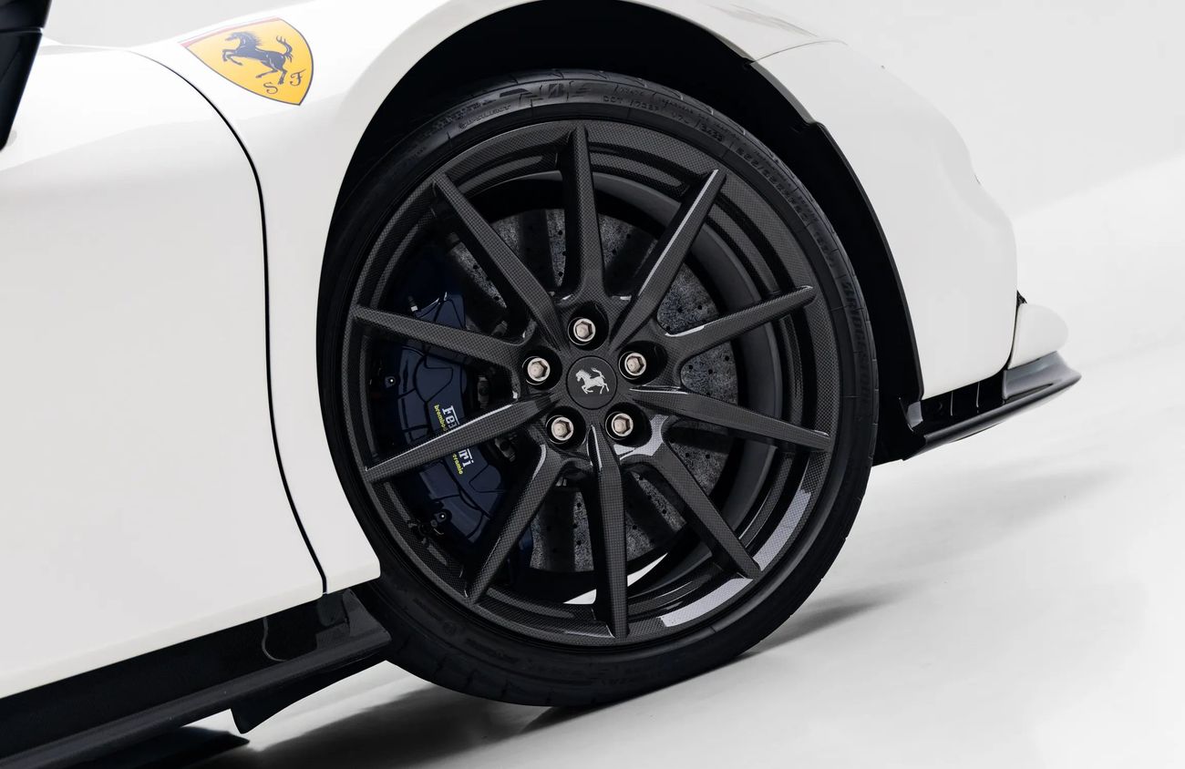 فيراري SF90 سبيدر 4.0L V8 Twin-Turbocharged Engine + eMotor | Warranty