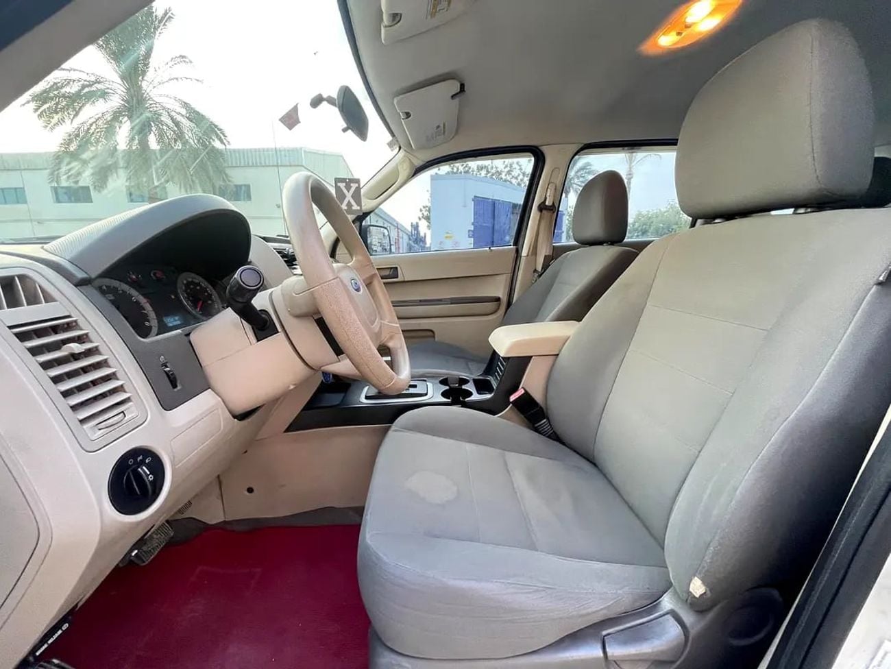 Ford Escape XLT | 2.5L 4-CYLINDERS | | GCC | LOW MILAGE | WELL MAINTAINED