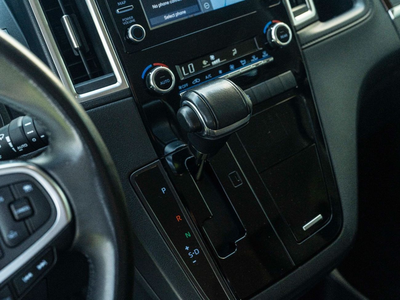 تويوتا جرافينا AED 2,516 PM • GRANVIA PREMIUM 3.5L V6 • LOW KMS • 4 CAPTAIN CHAIRS • FULLY LOADED TOP OPTION