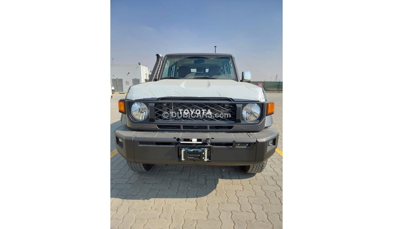 تويوتا لاند كروزر 76 4.0L PETROL 2024YM New Shape