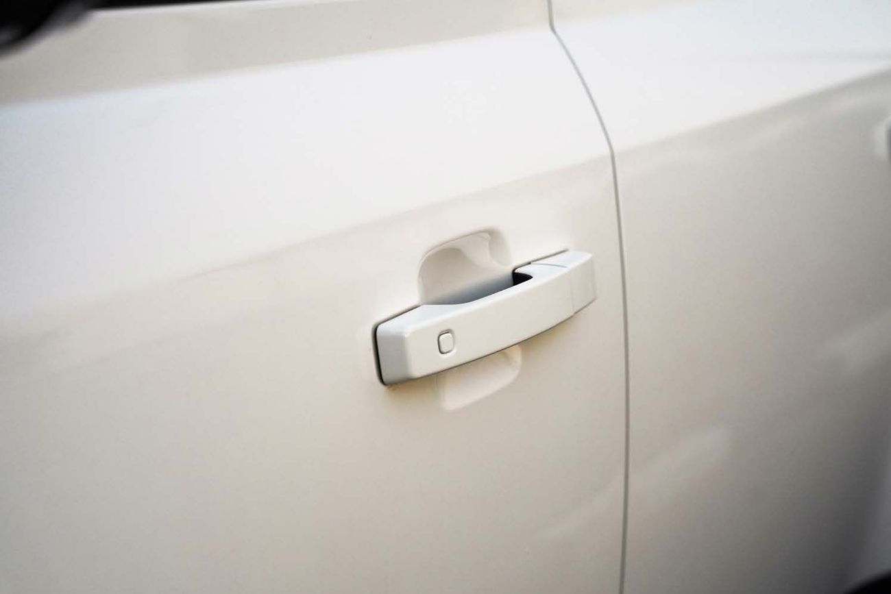 لاند روفر Defender 110 Land Rover Defender 110 D300 SE (Right Hand)