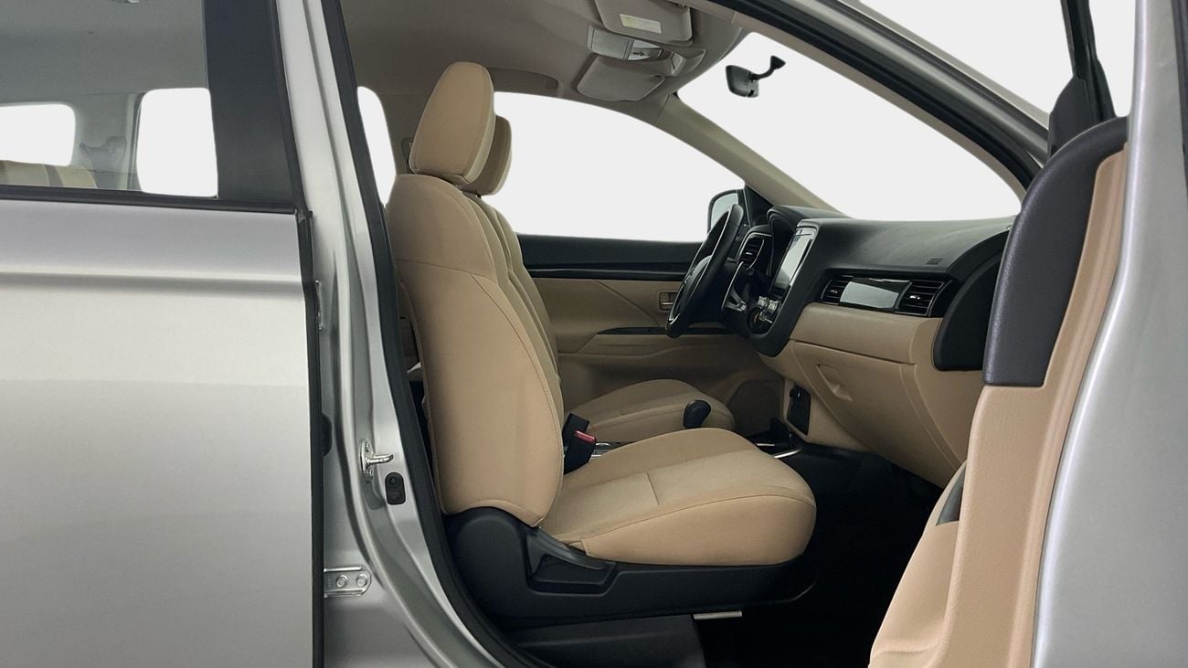 ميتسوبيشي آوتلاندر 2.4 GLX ABS 7SEAT BASIC | شامل الضمان | 0 ﺪﻔﻋﺓ ﺃﻮﻟﻯ