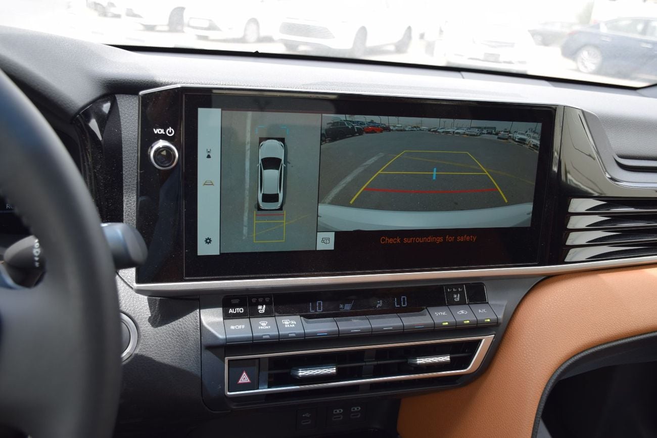 Toyota Camry Higher Trim With 5 Camera and panoramic roof