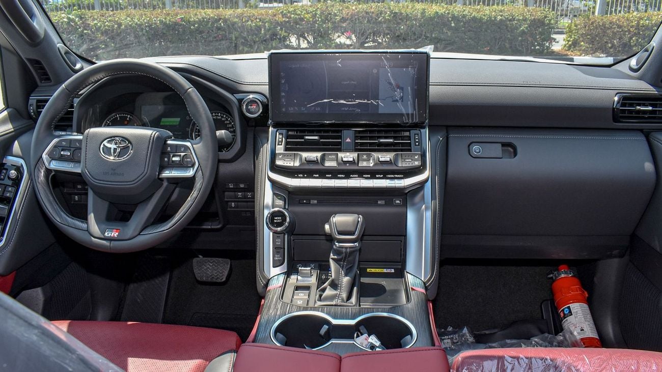 تويوتا لاند كروزر بيك آب ECTAGR012 – 2025 Toyota LC300 GR Sport - 3.3L Diesel Auto - White