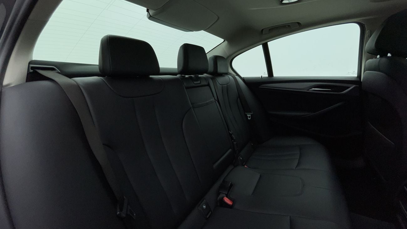 BMW 520i EXCLUSIVE 2 | Zero Down Payment | Home Test Drive