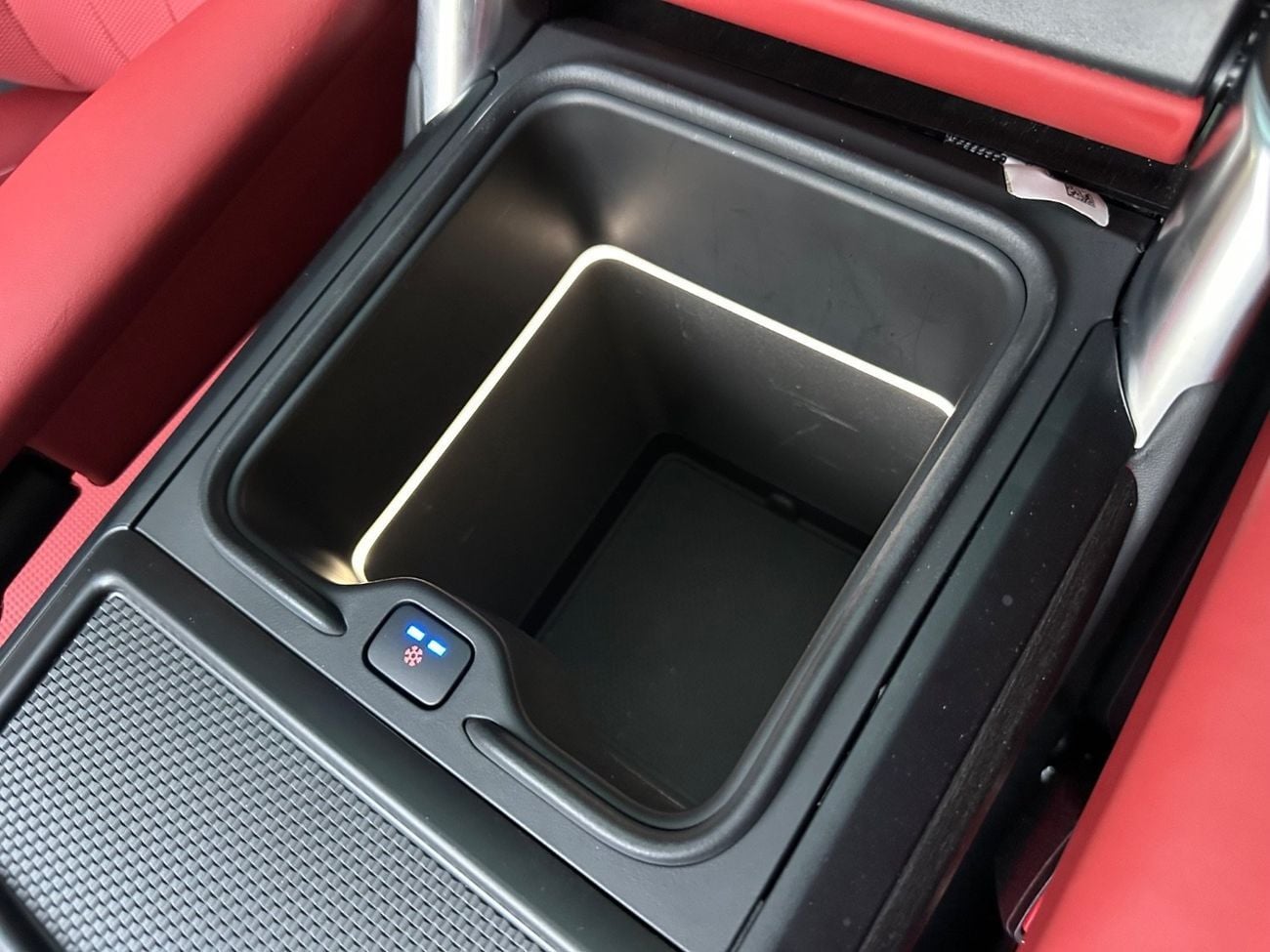 Land Rover Range Rover LWB SV P615 4.4L | 2023 Range Rover Vogue SV | Luxury SUV | 21,000 KM | Perfect Condition