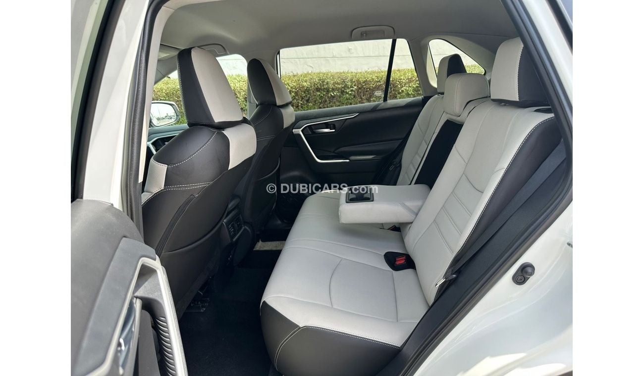 تويوتا راف ٤ Full option clean car