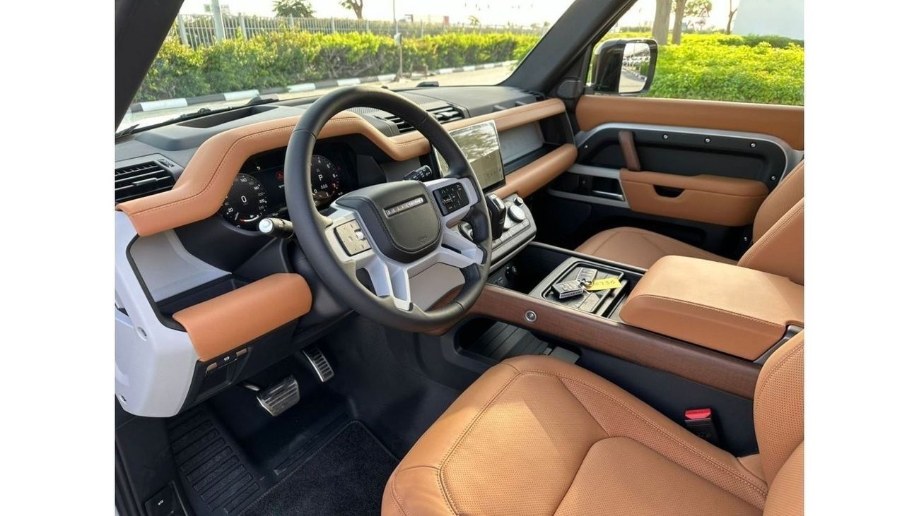 Land Rover Defender New! GCC Spec & With Warranty & Service