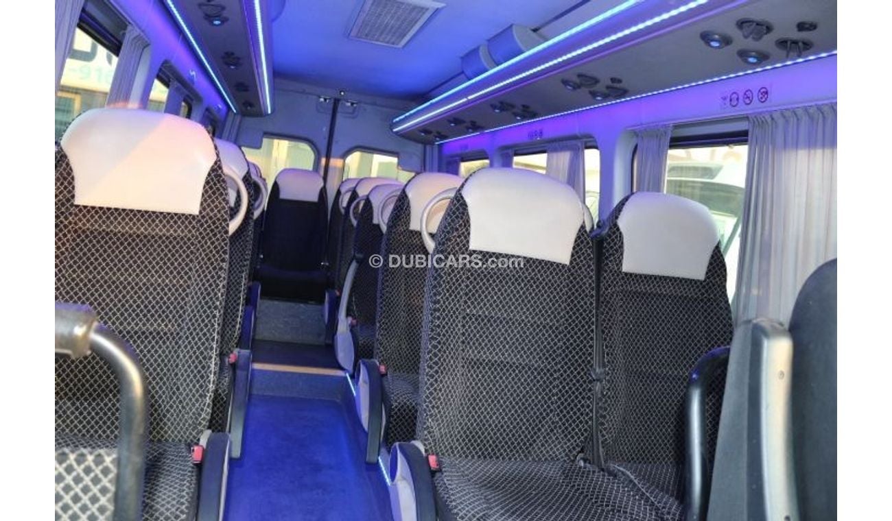 مرسيدس بنز سبرينتر سبرينتر باص ديزل 18 راكب ديزل جير اتوماتيك