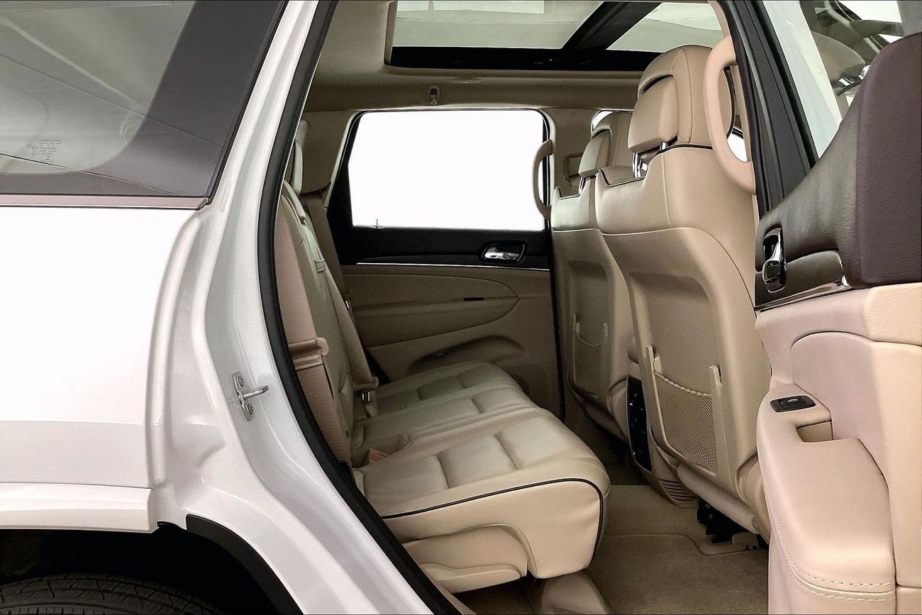 جيب جراند شيروكي Overland | National Day Celebration | شامل الضمان | 0 ﺪﻔﻋﺓ ﺃﻮﻟﻯ