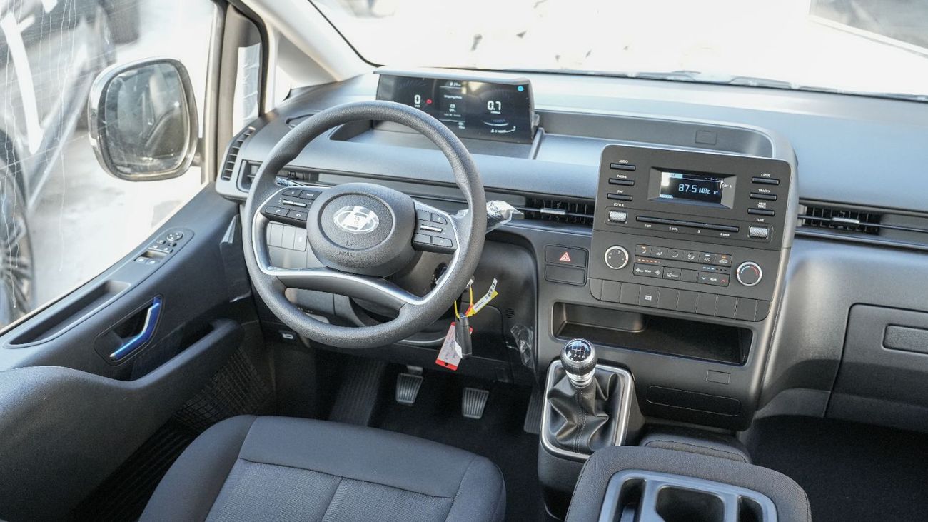 هيونداي ستاريا 2.2 Diesel 11 Seater M/T 2025 MY