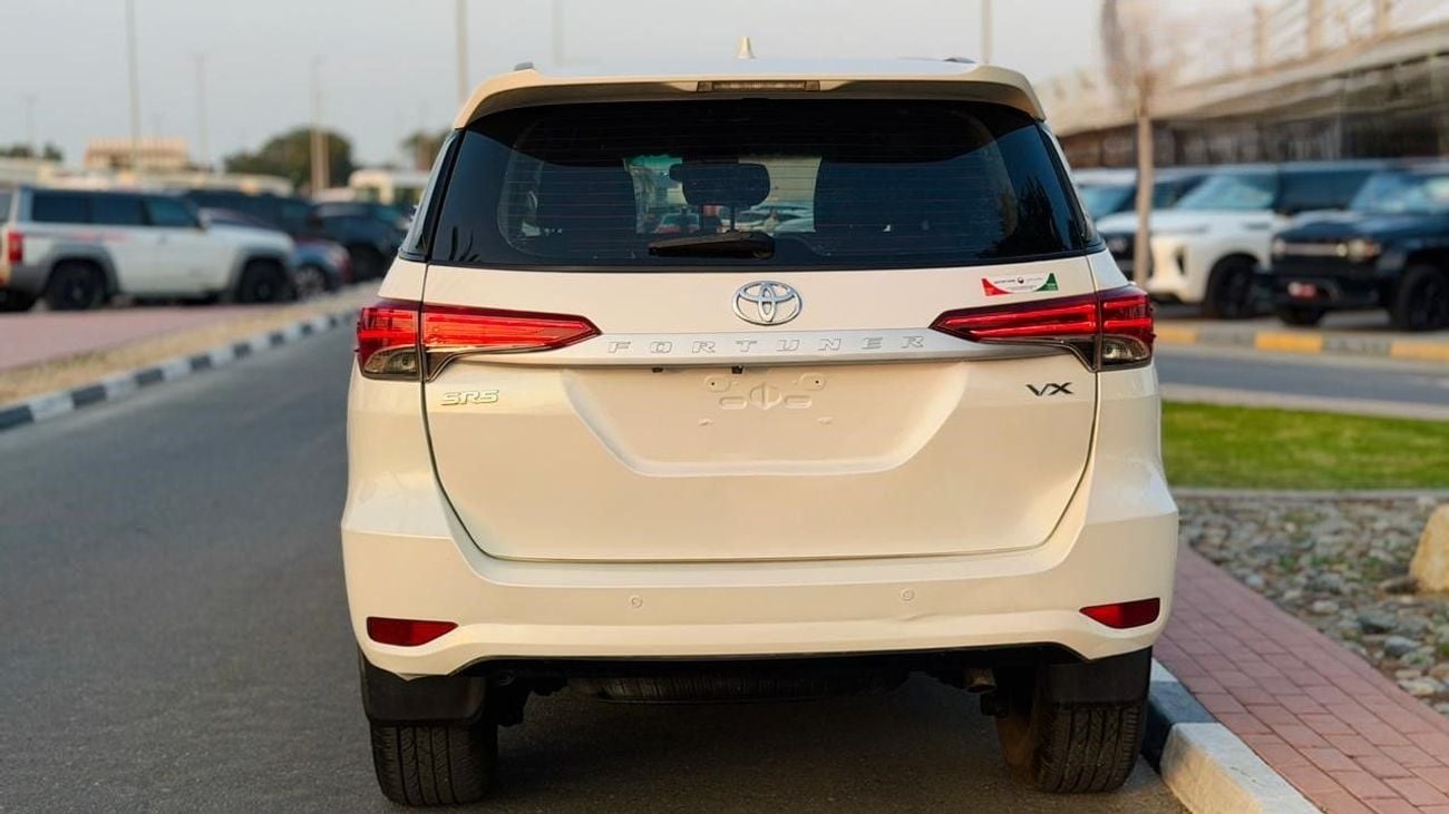 Toyota Fortuner PADDLE SHIFTER | CRUISE CONTROL | AUTOMATIC TRANSMISSION | 2.4L DIESEL | PARKING SENSOR