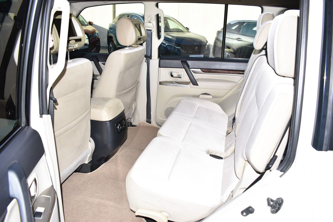 ميتسوبيشي باجيرو AED 959 PM | 3.5L GLS GCC DEALER WARRANTY