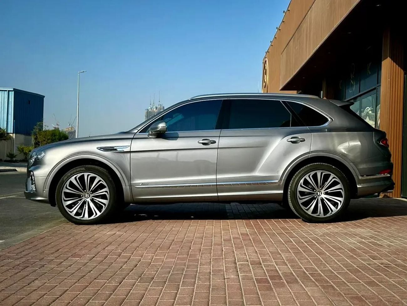 بنتلي بينتايجا 4.0L V8 EWB Azure Azure | GCC Specs | Dealership Warranty | Fully Loaded | Crypto Friendly