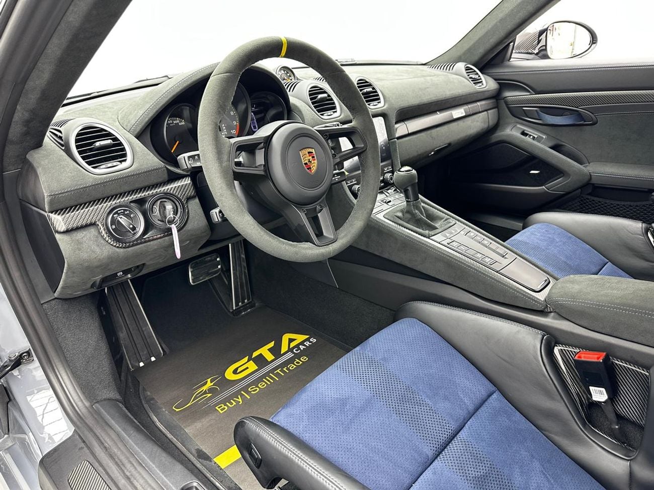 بورش كايمان 718 GT4 RS 2025 Porsche 718 Cayman GT4 RS Weissach Package, Feb/2027 Porsche Warranty, Excellent Condition, GCC