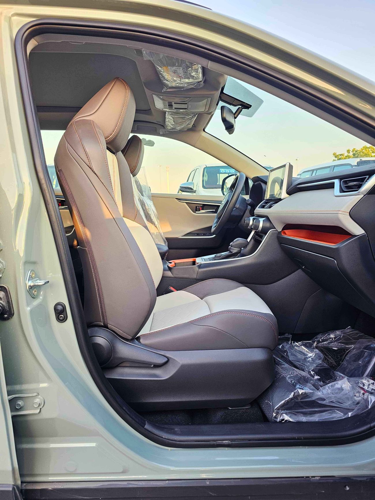 تويوتا راف ٤ Adventure - V / Full Option 2.5L / AWD With Panoramic Roof, Driver Power Seat  (CODE # 69082)